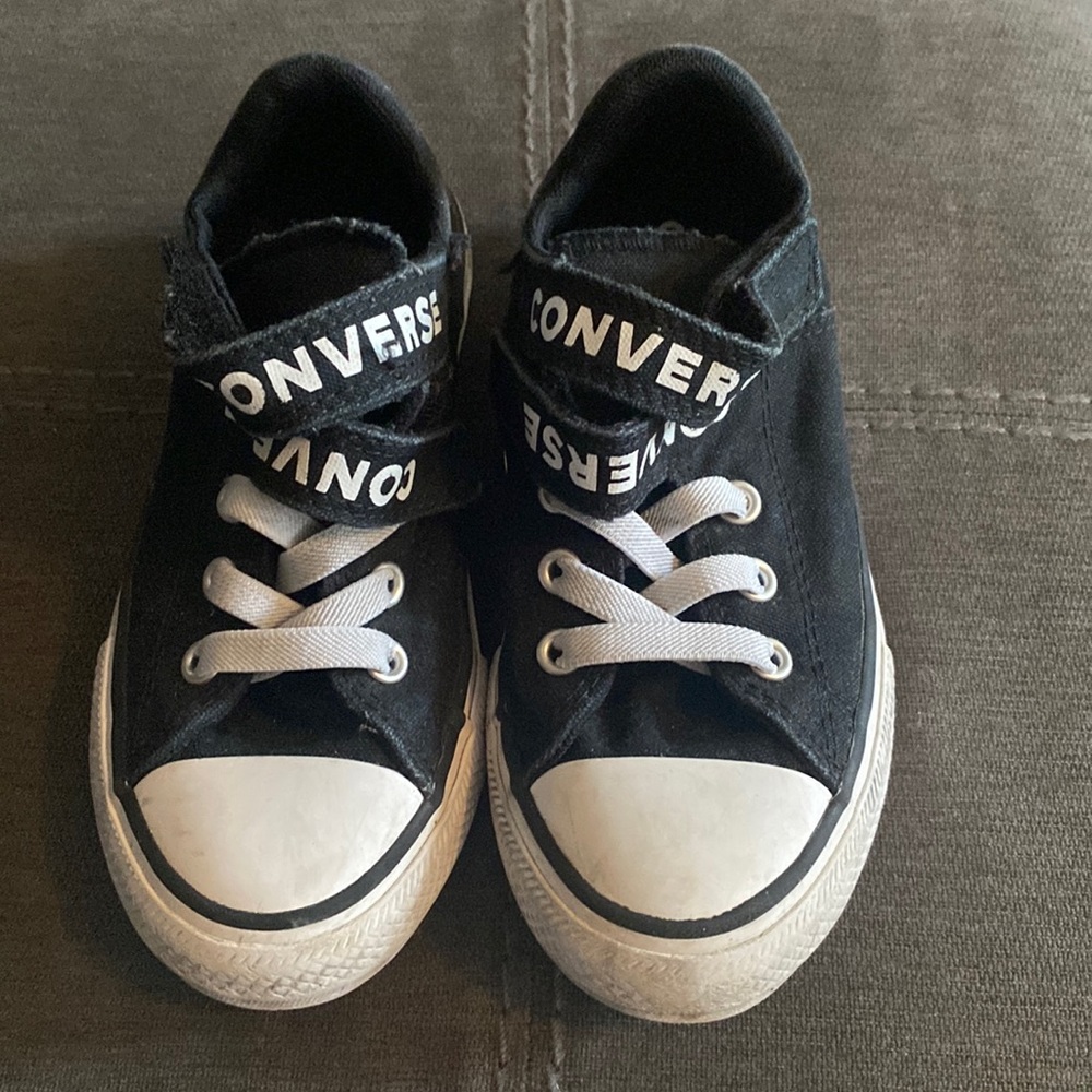 Kids converse